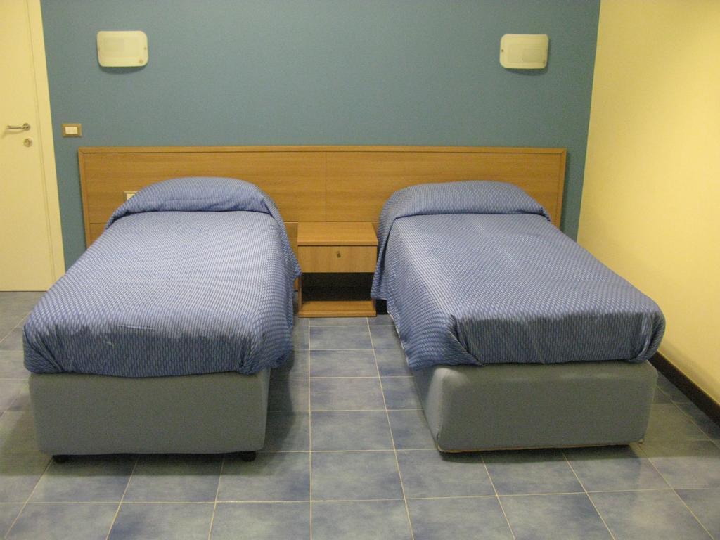 Duomo 89 Bed and Breakfast Νάπολη Δωμάτιο φωτογραφία