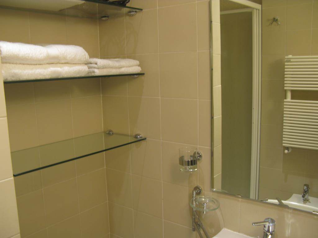 Duomo 89 Bed and Breakfast Νάπολη Δωμάτιο φωτογραφία