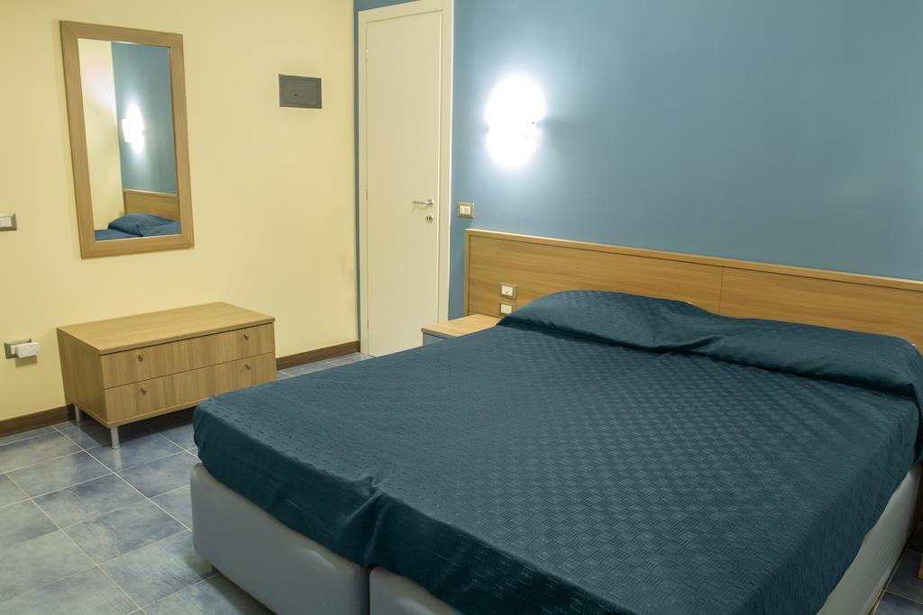 Duomo 89 Bed and Breakfast Νάπολη Δωμάτιο φωτογραφία