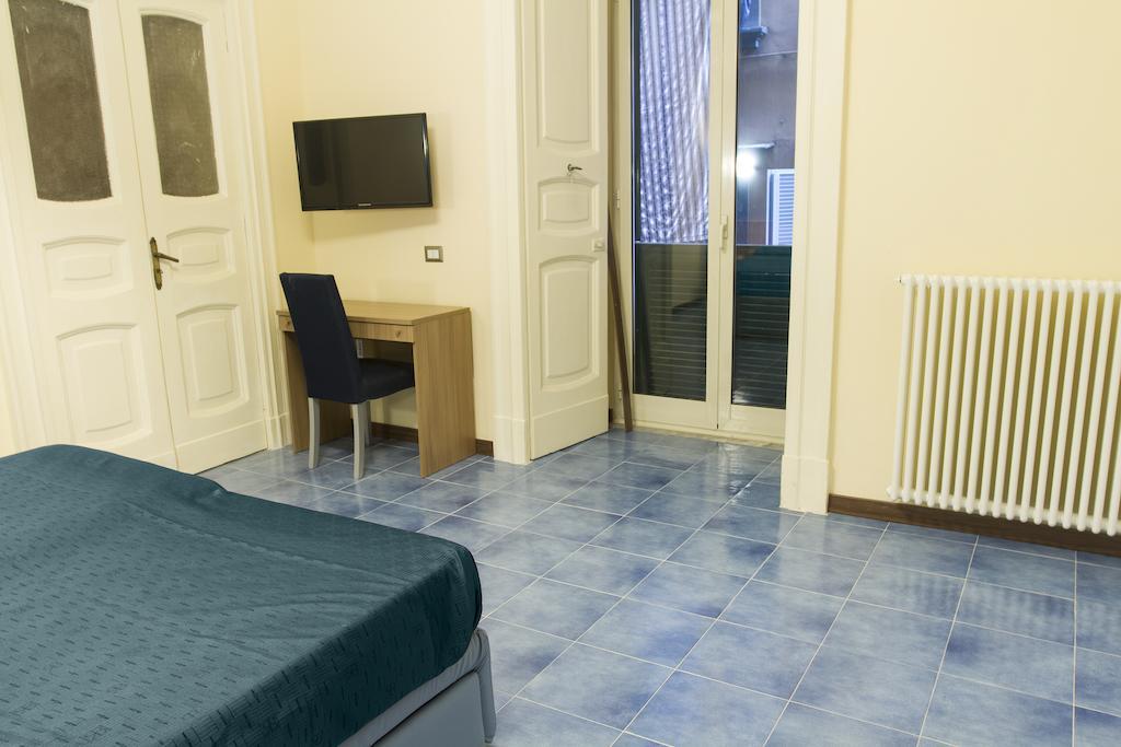 Duomo 89 Bed and Breakfast Νάπολη Δωμάτιο φωτογραφία